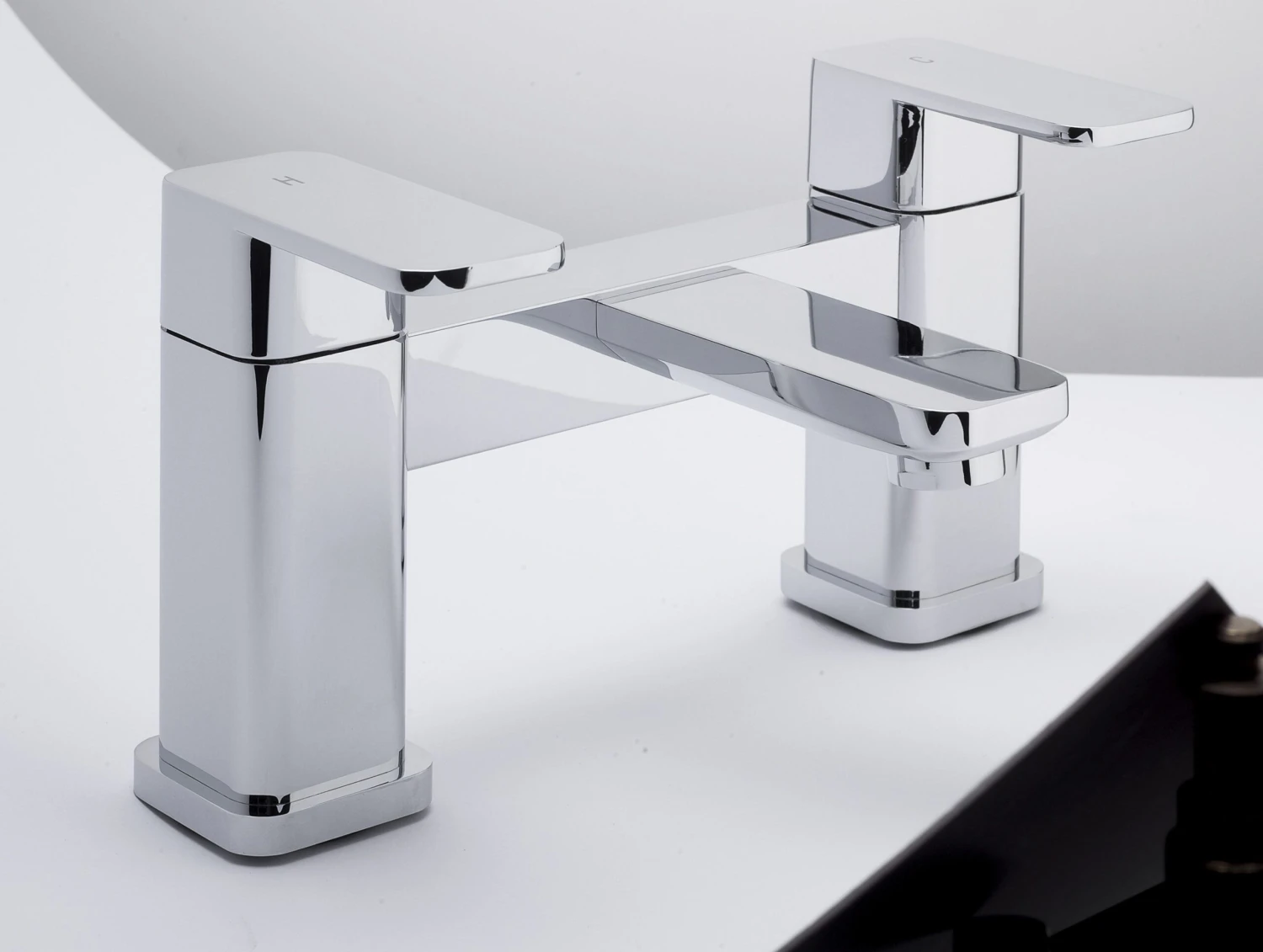 RAK Ceramics Resort Bath Mixer 2TH - Chrome - RAK710822 3 RAK Ceramics Resort Bath Mixer 2TH - Chrome - RAK710822