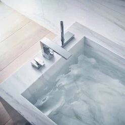 Axor Edge 3-Hole Rim Mounted Bath Mixer - Diamond Cut - Chrome - 46431000 6 Axor Edge 3-Hole Rim Mounted Bath Mixer - Diamond Cut - Chrome - 46431000 -Bliss Bath Shop 4 6 46431000 lifestyle1